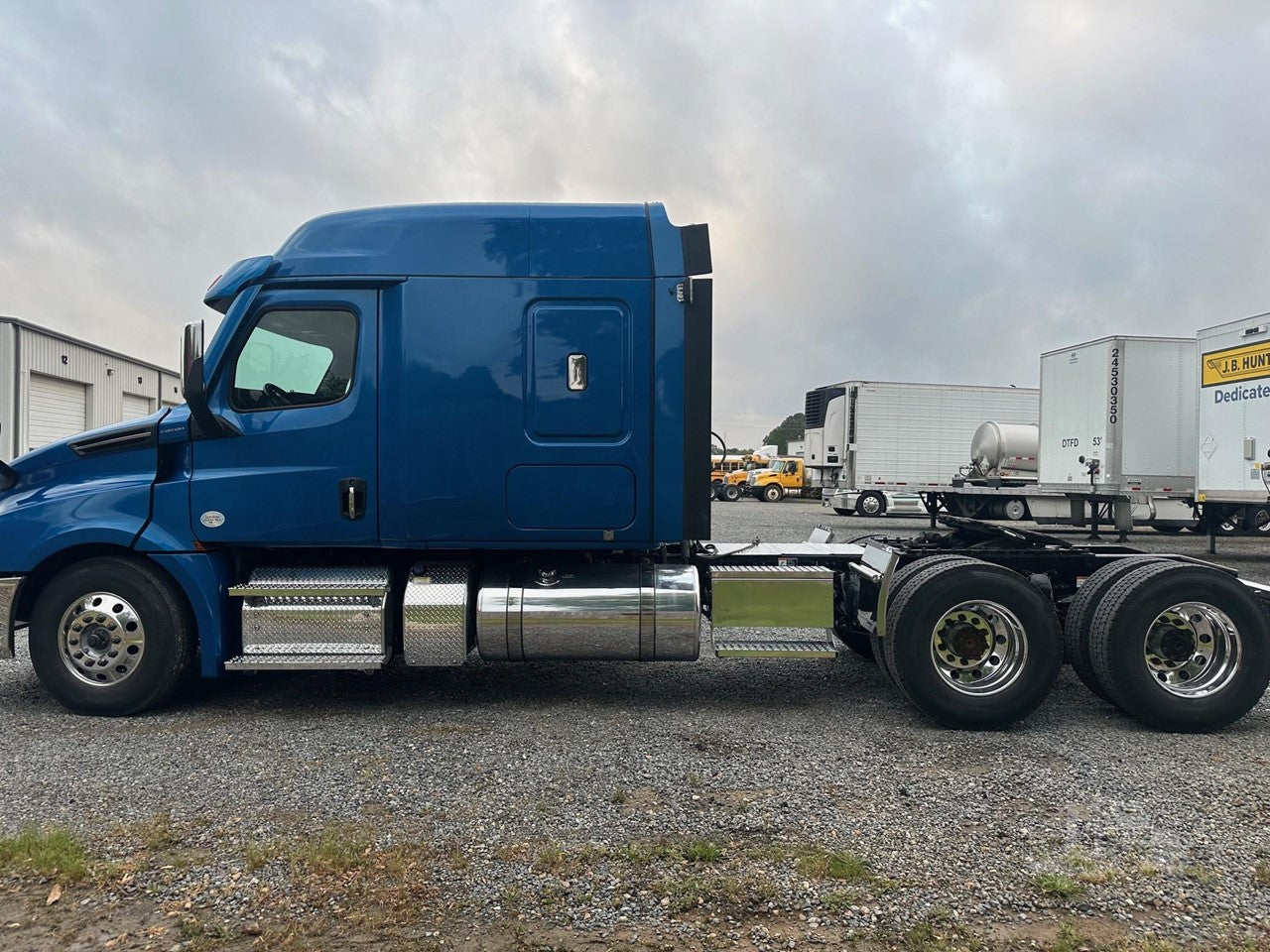 2023 FREIGHTLINER CASCADIA 126
