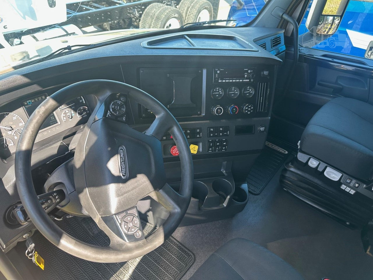2023 FREIGHTLINER CASCADIA 126