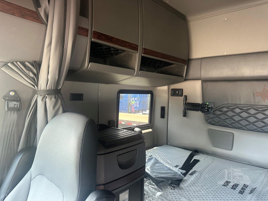 2027 INTERNATIONAL LT