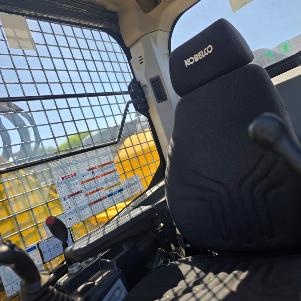 Kobelco SK140