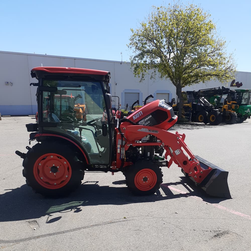 Kioti CK2620HST Tractor