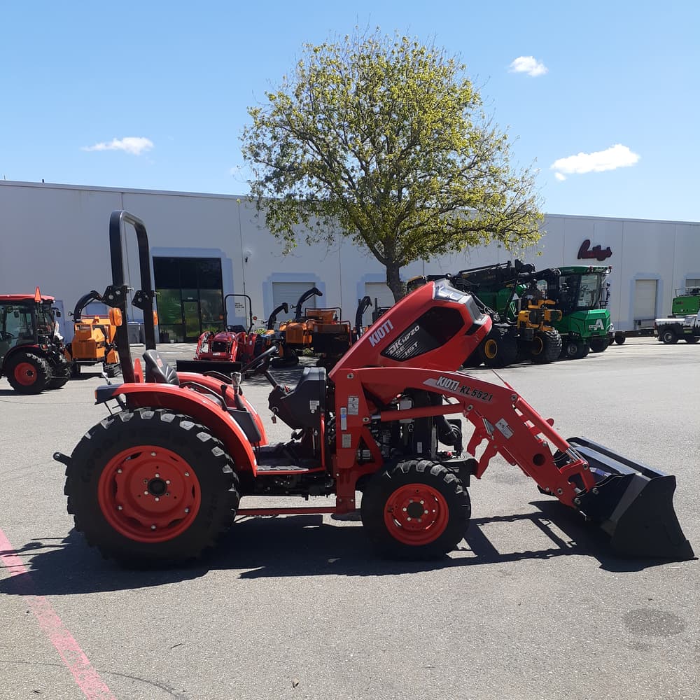 Kioti DK4720 SE HST Tractor