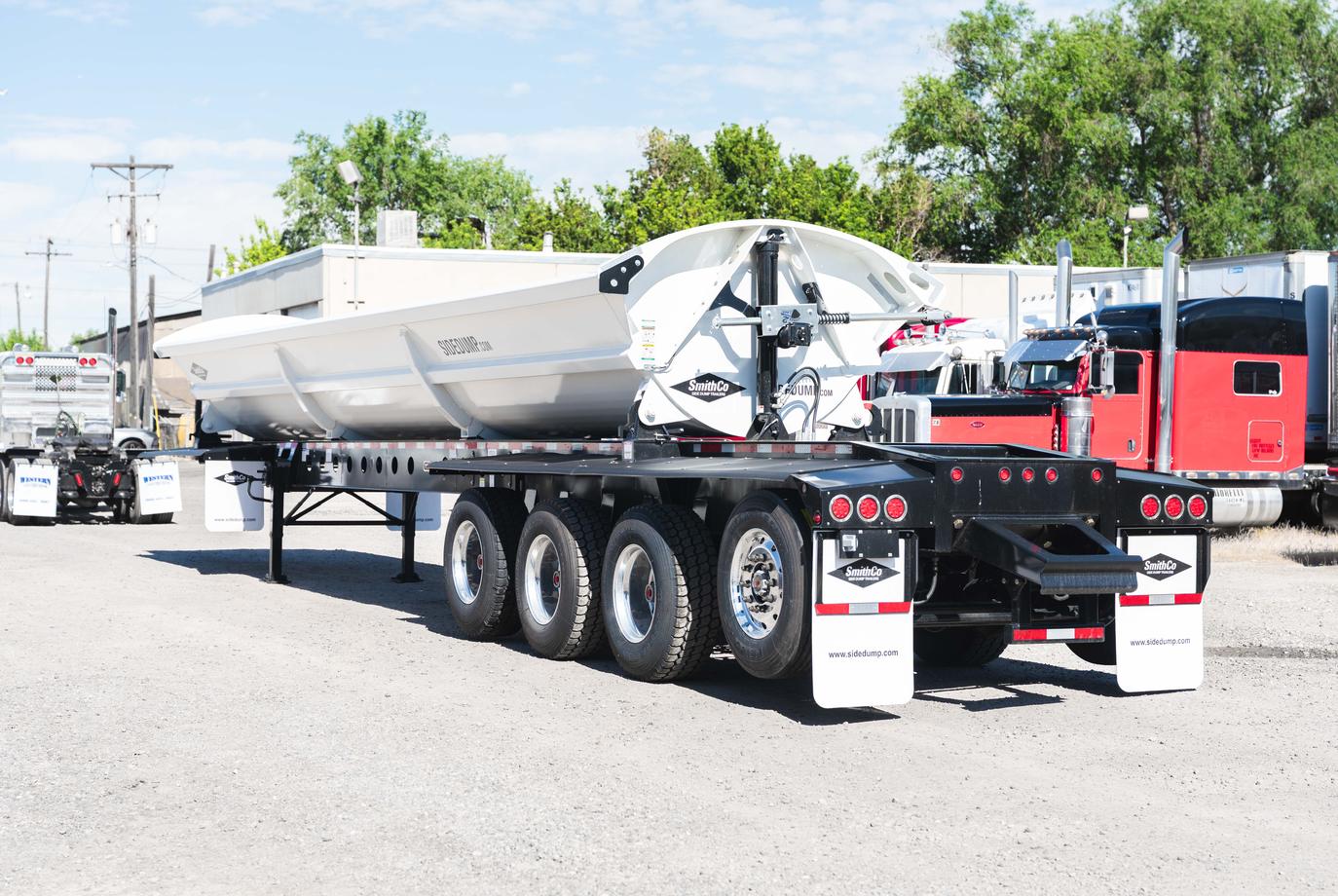 SMITHCO SX4 SIDE DUMP TRAILER - COMPETITOR