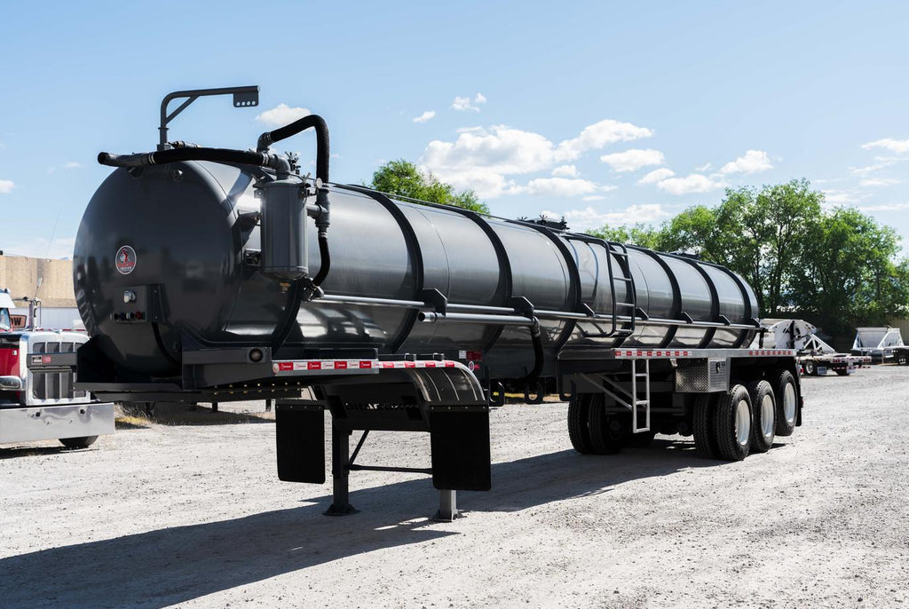 DRAGON 165 BBL 3 AXLE VAC TRAILER