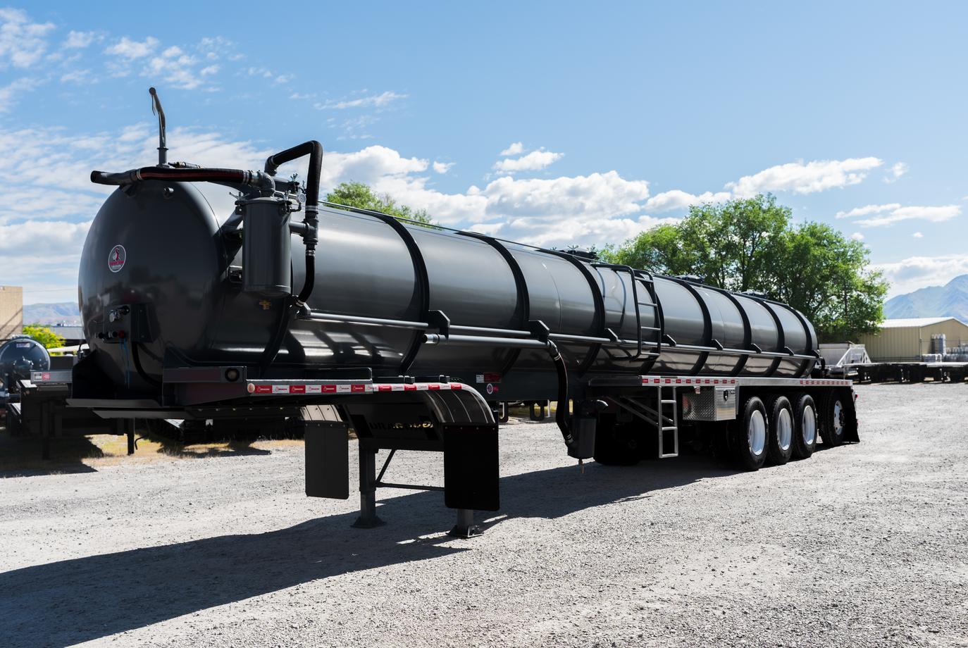 185 BBL 4 AXLE STEEL NON CODE VACUUM TRAILER