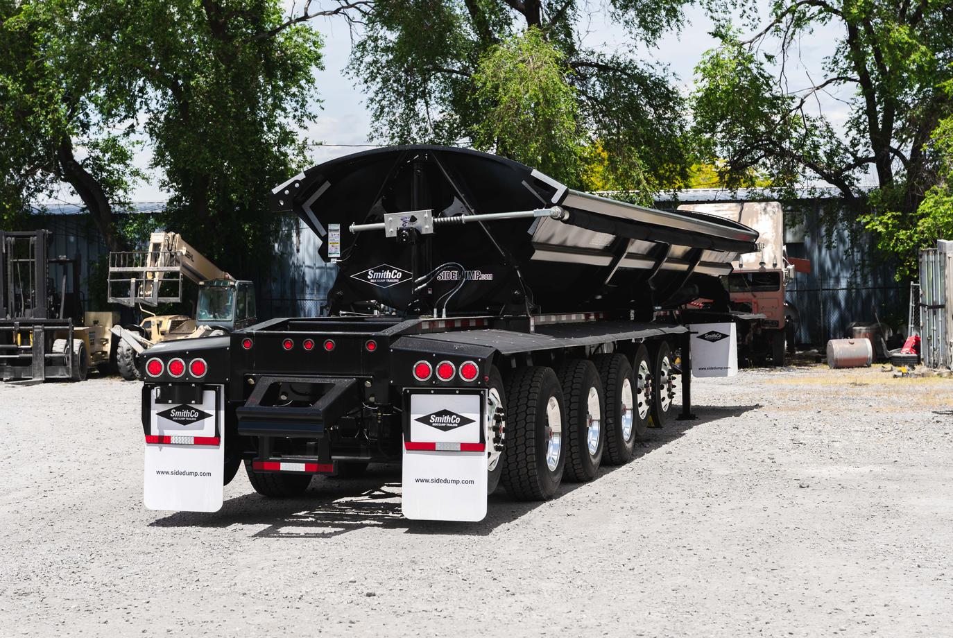 NEW SMITHCO SX6 ULTRA SIDE DUMP TRAILER