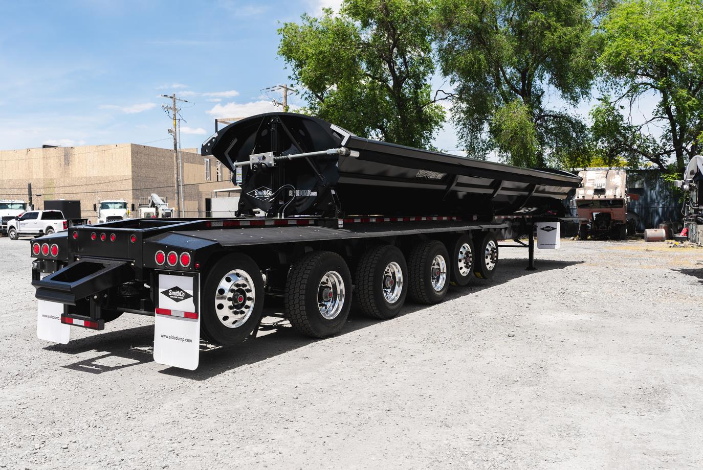NEW SMITHCO SX6 ULTRA SIDE DUMP TRAILER