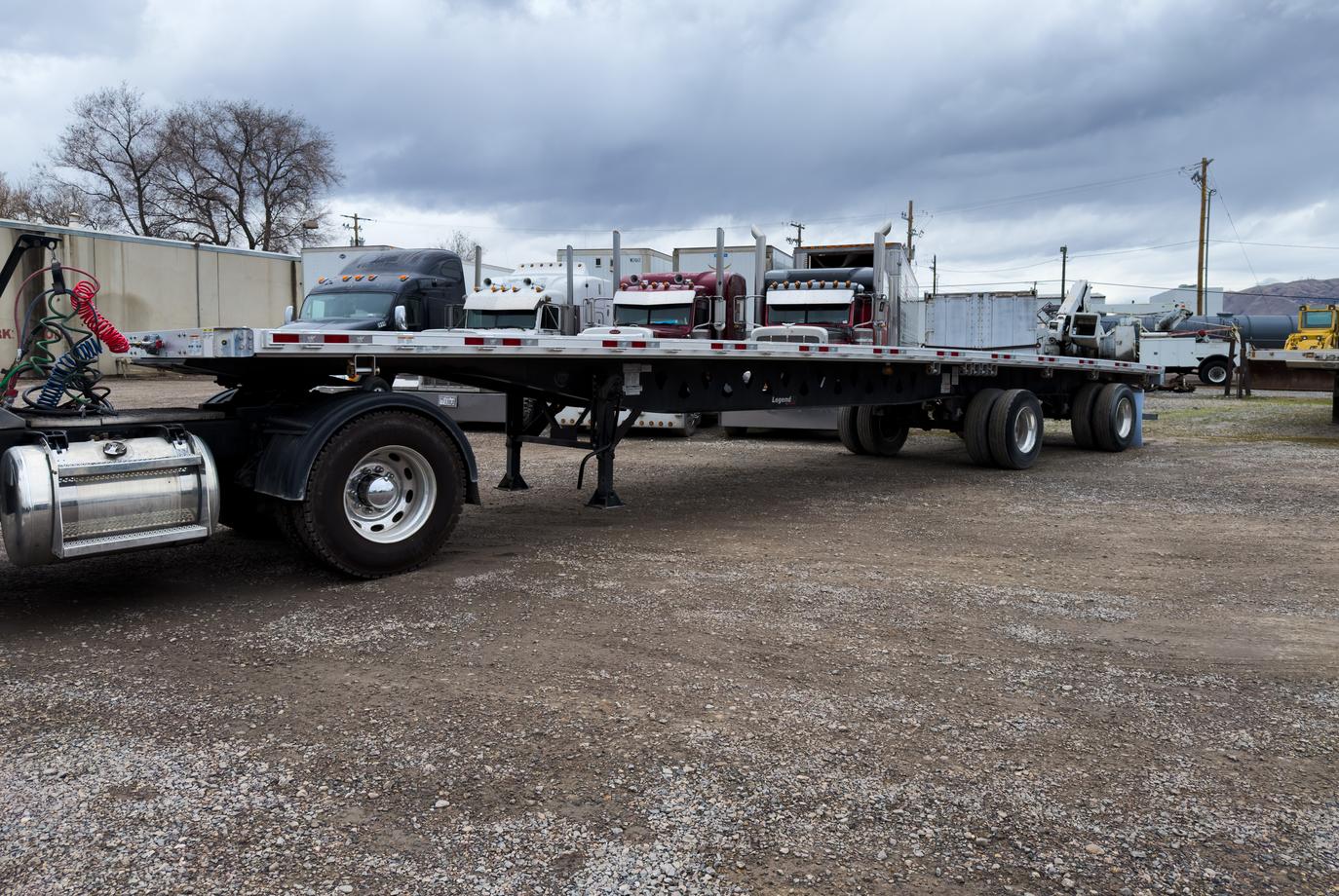 2024 Manac 10248C000L Flatbed Trailer