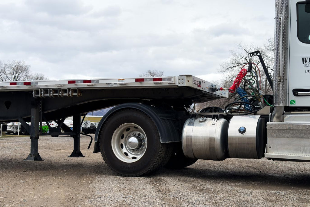 2024 Manac 10248C000L Flatbed Trailer