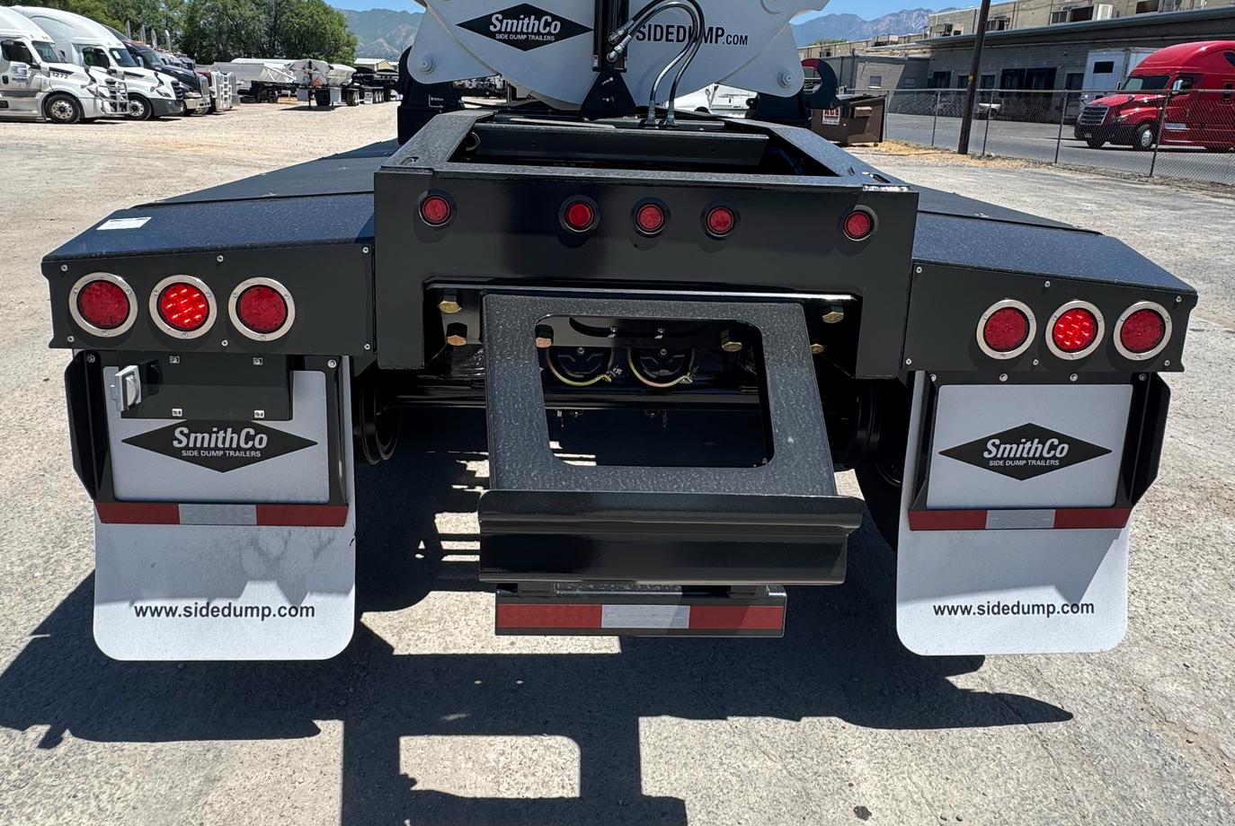 SMITHCO 3 AXLE SIDE DUMP TRAILER