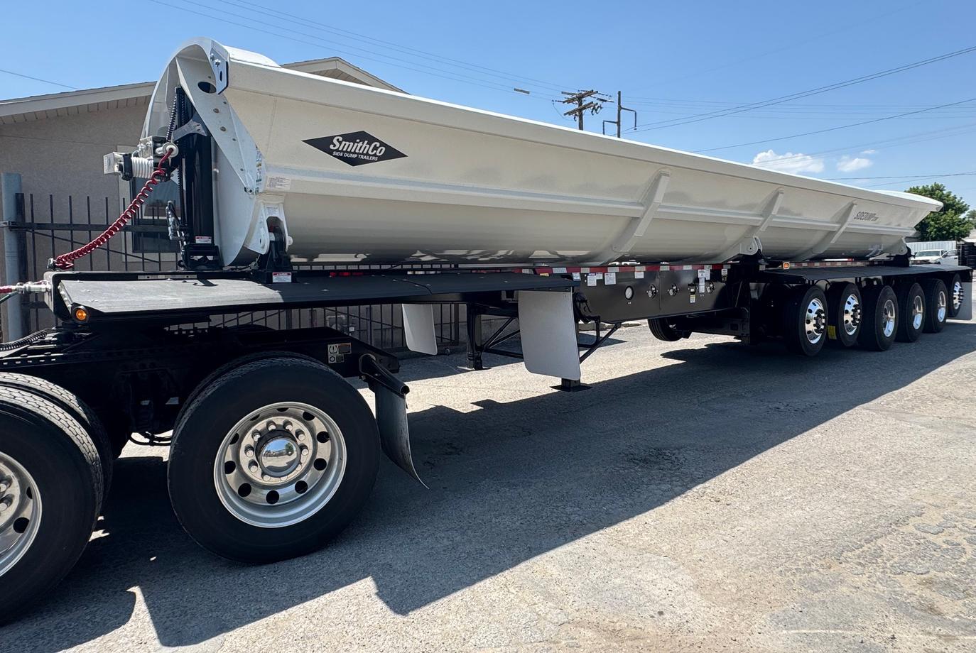 NEW SMITHCO SX6 ULTRA SIDE DUMP TRAILER