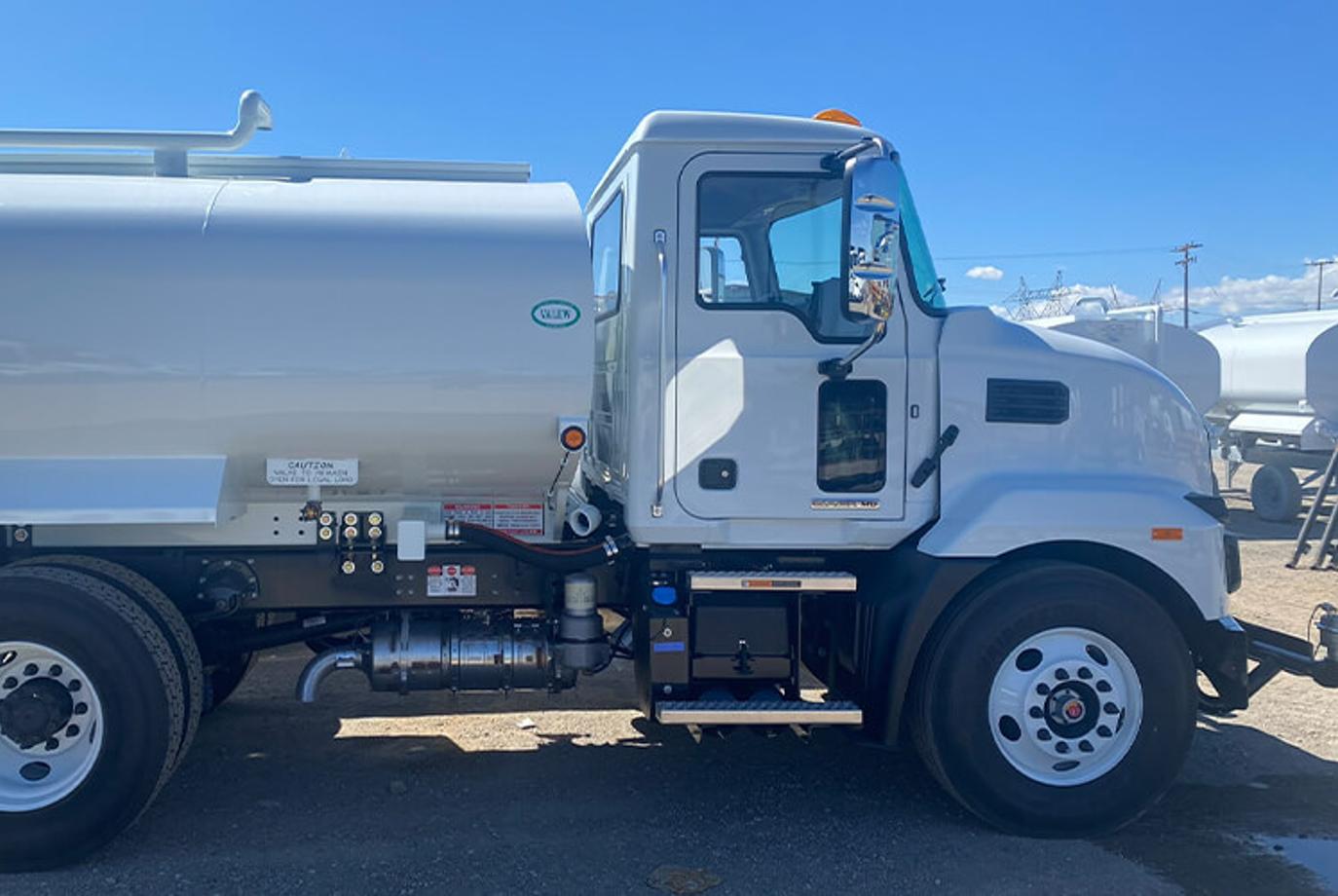 VALEW 2000 GALLON TANK