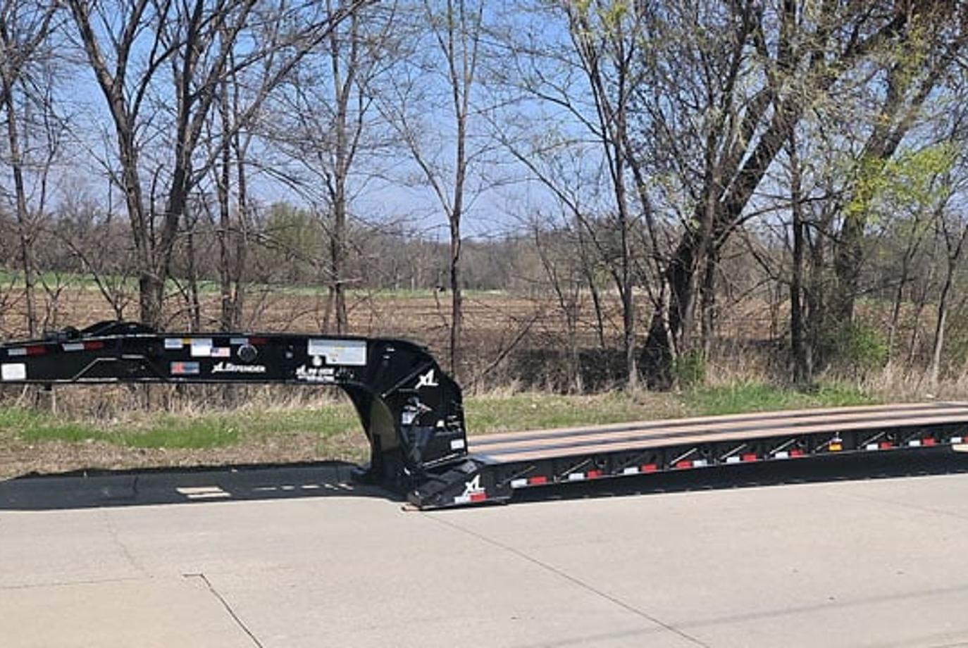 XL 90 HYDRAULIC DETACHABLE EXTENABLE TRAILER: DEFENDER