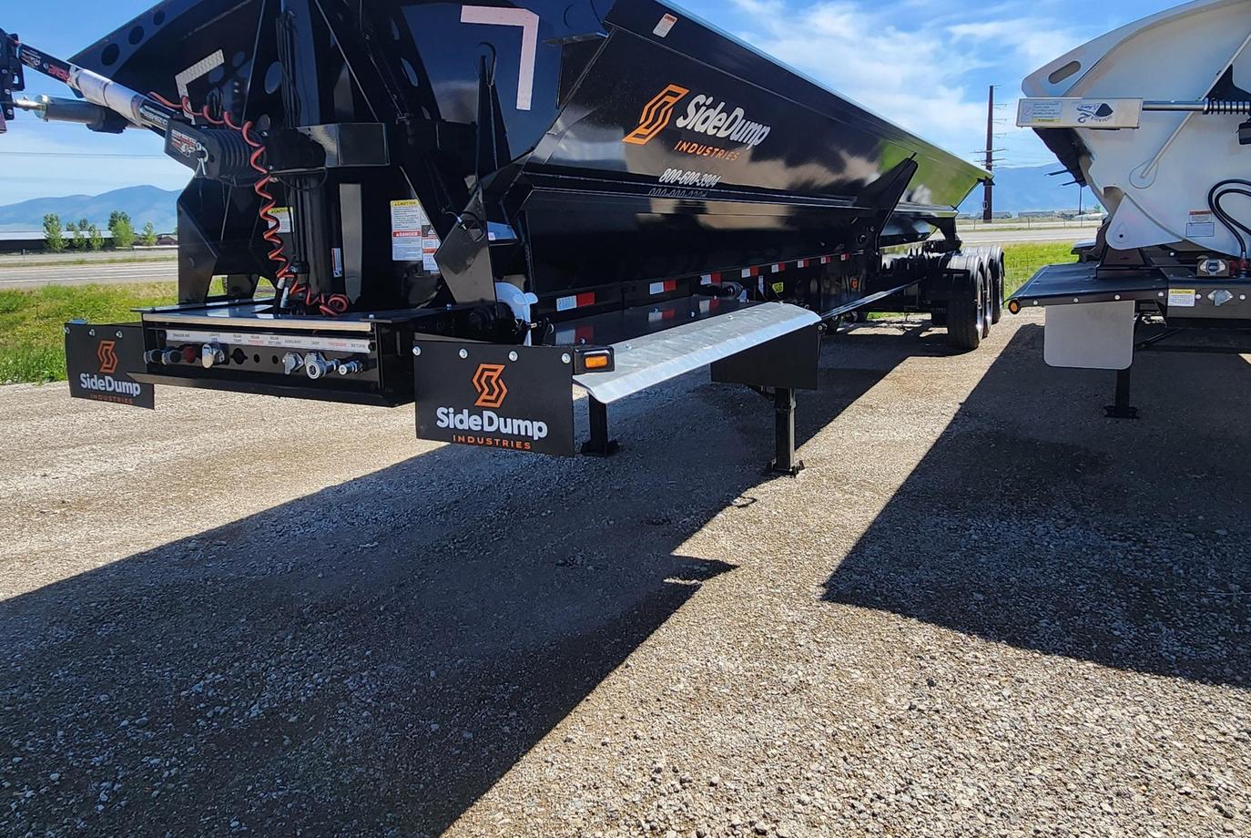 New SDI Tri-Axle Side Dump Trailer
